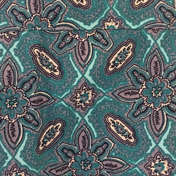 Button down. Sz 2 - Picture 3 of 4